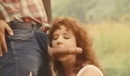 Dziewczyna darmowe sex cipki przyjmuje pięść w pochwie
