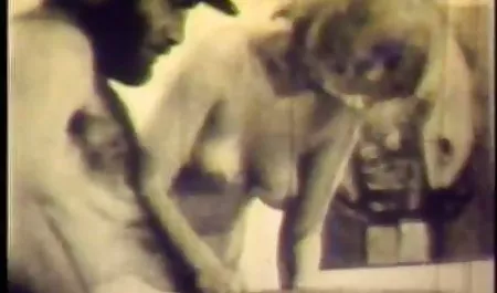 Dojrzałe полненькие bawić się z owłosione cipki darmowe filmy dildo